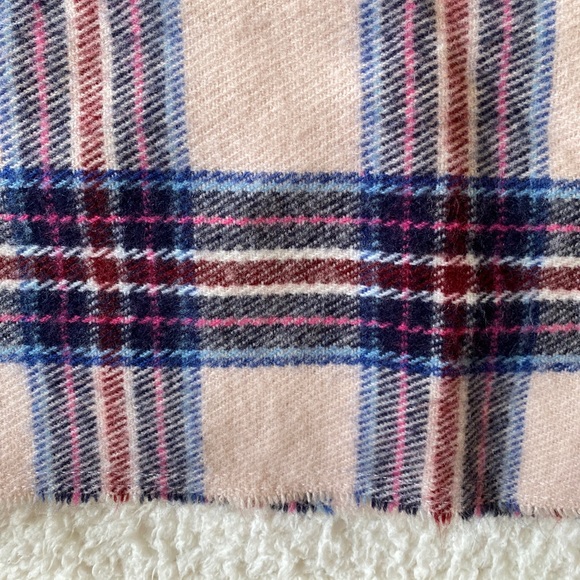 H & M Infinity Scarf - Picture 1 of 16